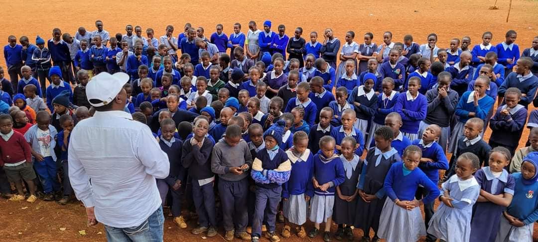 Image of GITIGE PRIMARY MEGA BLUE TANK LOADING.